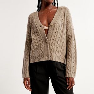 Abercrombie cable short cardigan in brown/tan size L